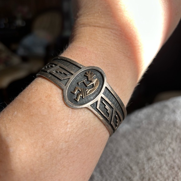 Vintage Native American Hopi 14k and sterling silver cuff bracelet - Picture 6 of 6